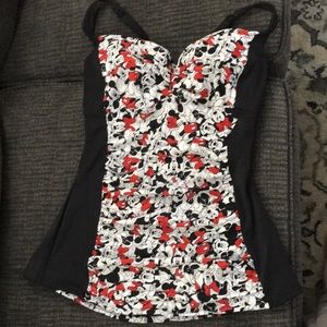Sz 0 NWT Torrid Disney Mickey and Minnie Swim top